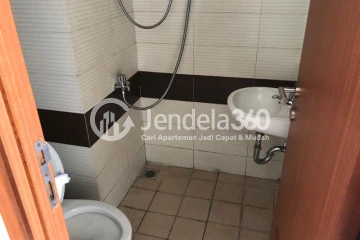 Bathroom Studio Margonda Residence 3 Apartment at Low Floor