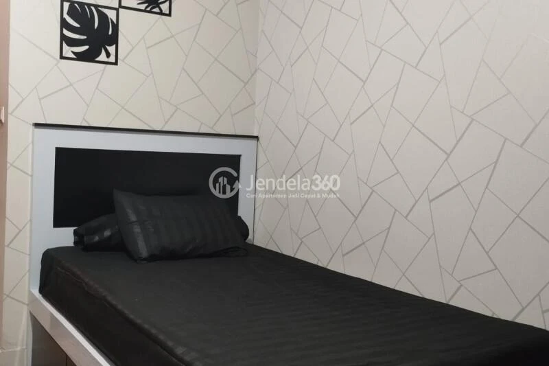Bedroom Studio Apartment with  View at Easton Park Residence Jatinangor