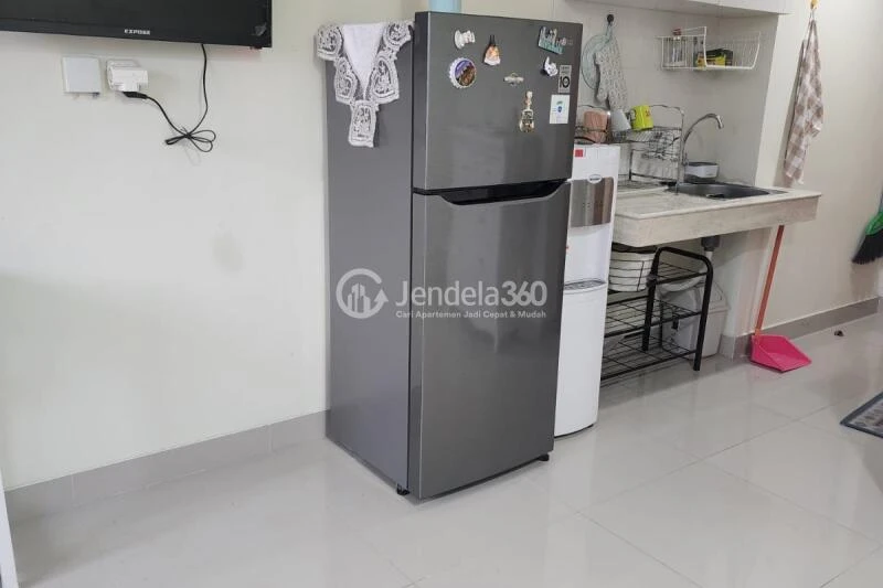 Kitchen Homey Studio Apartment at Evenciio Apartment Low Floor