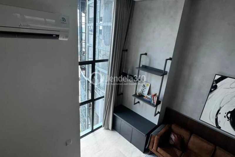 Living Room Homey 1BR Apartment Low Floor with  View at Southgate Residence