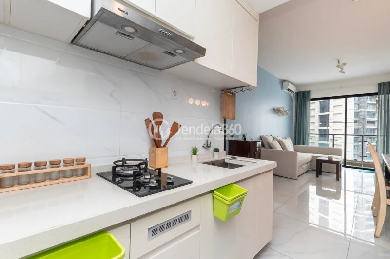Kitchen 3BR Apartment with City View at Sky House BSD Apartment
