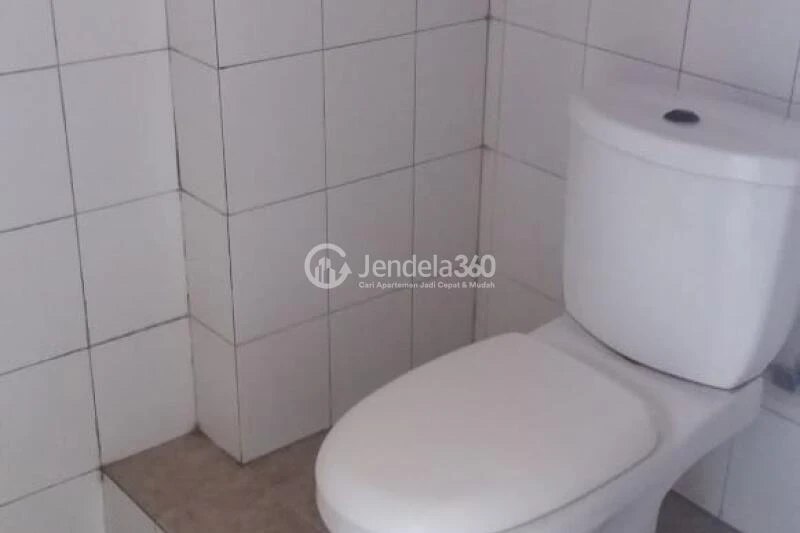 Bathroom Studio Apartment with  View at Delta Cakung Apartment