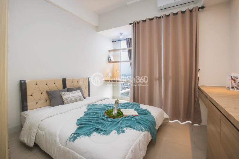 Bedroom An High Floor Studio Apartment with Exotic Pool with City View at Vasanta Innopark Apartment