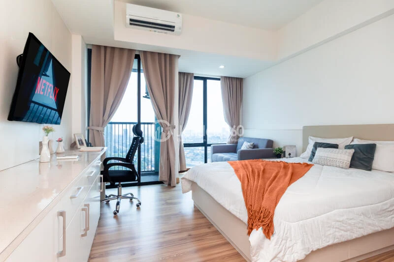 Bedroom Studio Southgate Residence Apartment at Middle Floor