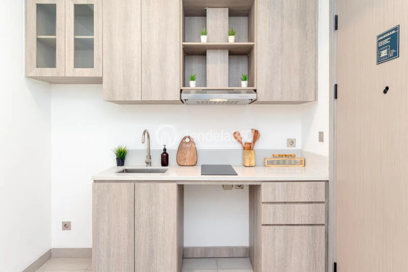 Kitchen 2BR Apartment with City View at Fatmawati City Center Apartment