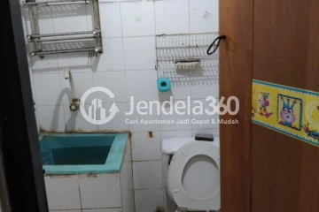 Bathroom Laguna Pluit Apartment 2BR Semi Furnished