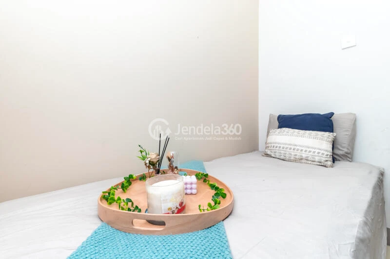 Bedroom 2 Comfortable 2BR Apartment Low Floor with city View at Serpong Green View Apartment