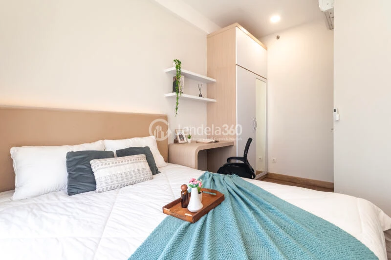Bedroom Middle Floor 1BR Apartment with City View at Vasanta Innopark Apartment
