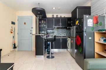 Kitchen Middle Floor 2BR Apartment with City View at MOI City Home
