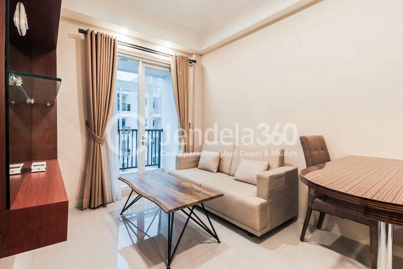 Living Room 2BR Apartment with City View at Signature Park Grande, 10 Mins to Halim Perdanakusuma Airport