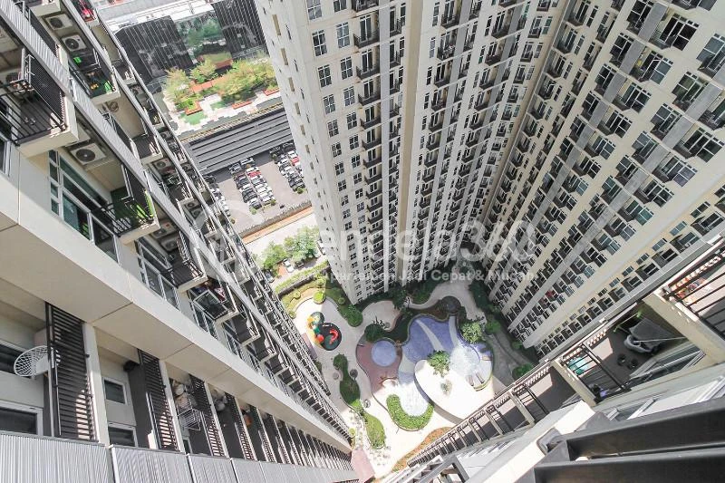 Balcony Puri Orchard Apartment Studio View Pool