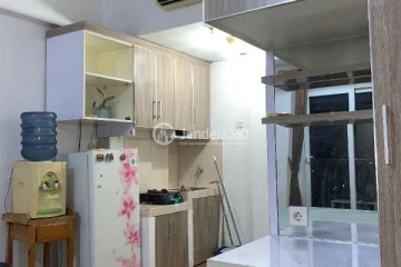 Kitchen Simply Look Studio Apartment at Sunter Park View Apartment Low Floor