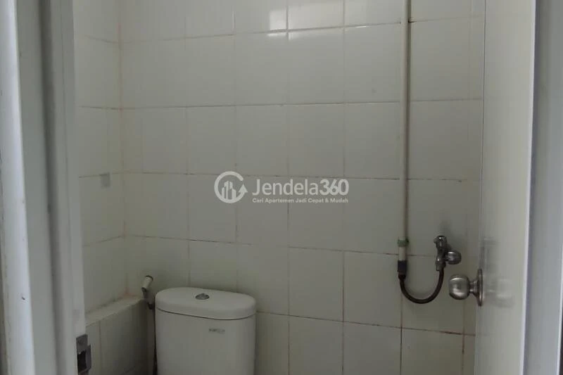 Bathroom High Floor Studio Apartment with - View at Bassura City Apartment