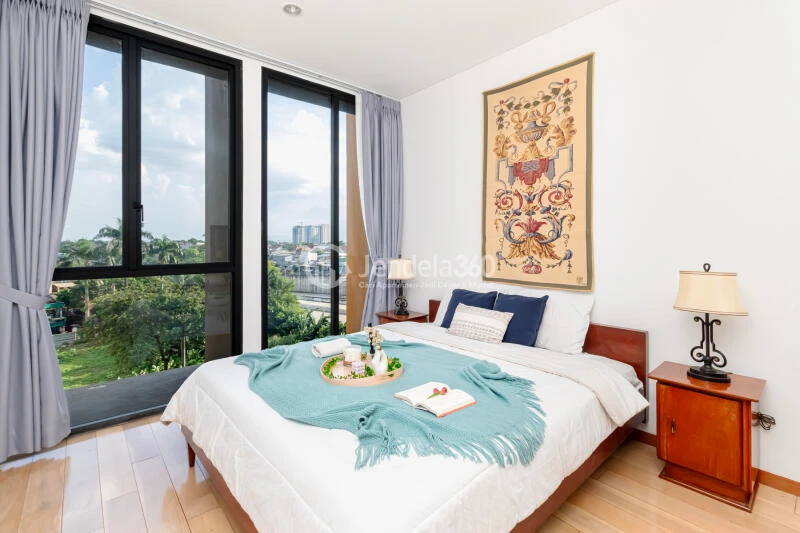 Bedroom 1 Low Floor 2BR Apartment with City View at Izzara Apartment