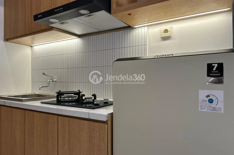 Kitchen Low Floor Studio Apartment with  View at Podomoro Golf View Apartment