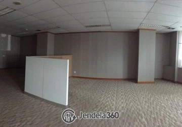 Living Room Middle Floor 1BR Apartment with City View at Synthesis Tower