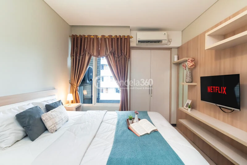 Bedroom Trendy Studio Apartment Low Floor with City View at Nifarro Park Apartment