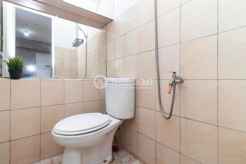 Bathroom Relaxed 2BR Apartment Low Floor with  View at Green Pramuka City Apartment