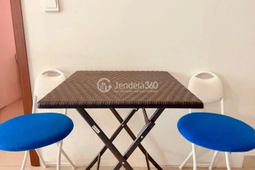 Dining Room Middle Floor 2BR Apartment with City View at Parkland Avenue Apartment