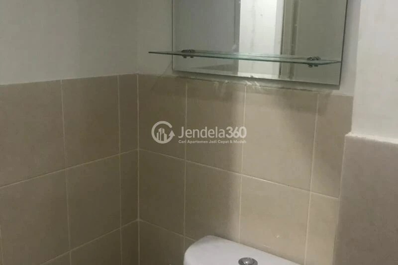 Bathroom 2BR Apartment with  View at Podomoro Golf View Apartment
