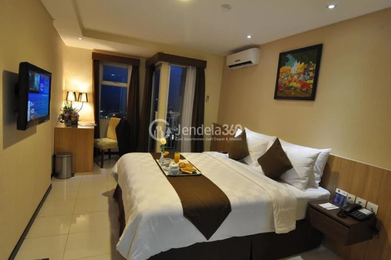 Bedroom Fancy Studio Apartment at Great Western Resort Tower B