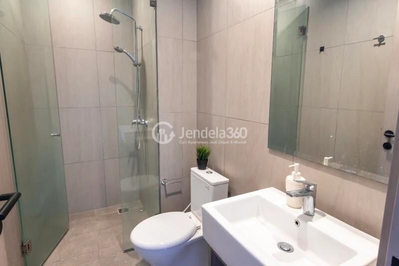 Bathroom Middle Floor 2BR Apartment with City View at Fatmawati City Center Apartment