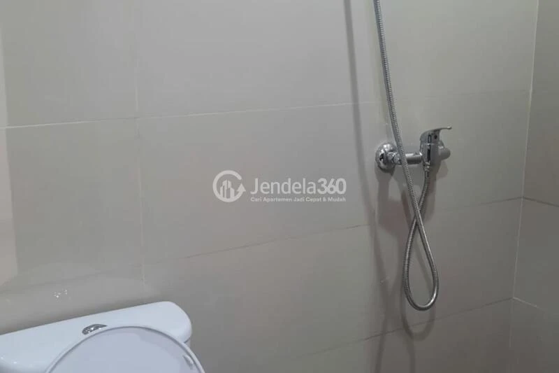 Bathroom Studio Pesona Depok Square Apartment at Middle Floor