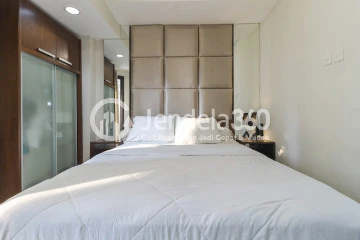 Bedroom Good Deal Studio Apartment Low Floor with City View at Tamansari Sudirman