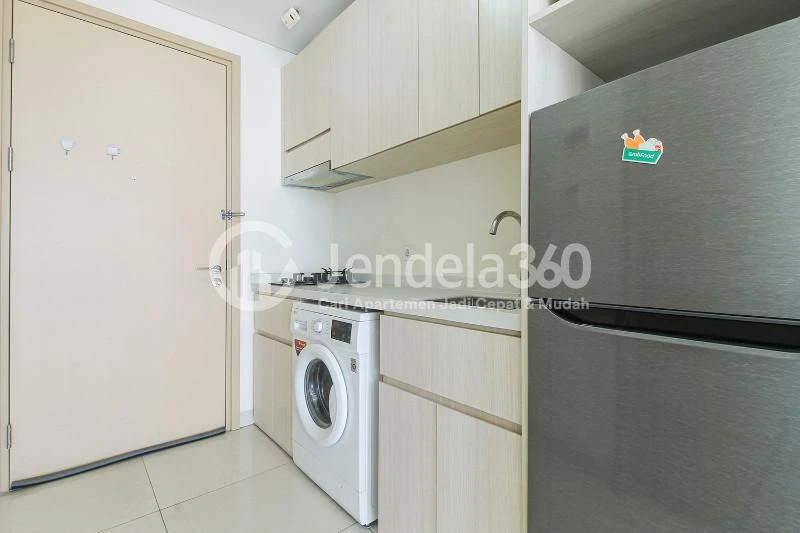 Kitchen Furnished Studio Apartment with City View at Sedayu City Apartment
