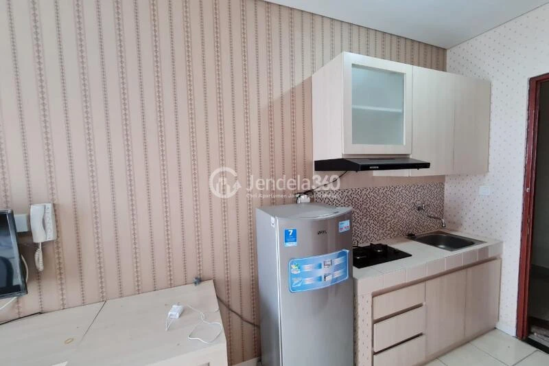 Kitchen Good Deal Studio Apartment Low Floor with  View at Dave Apartment