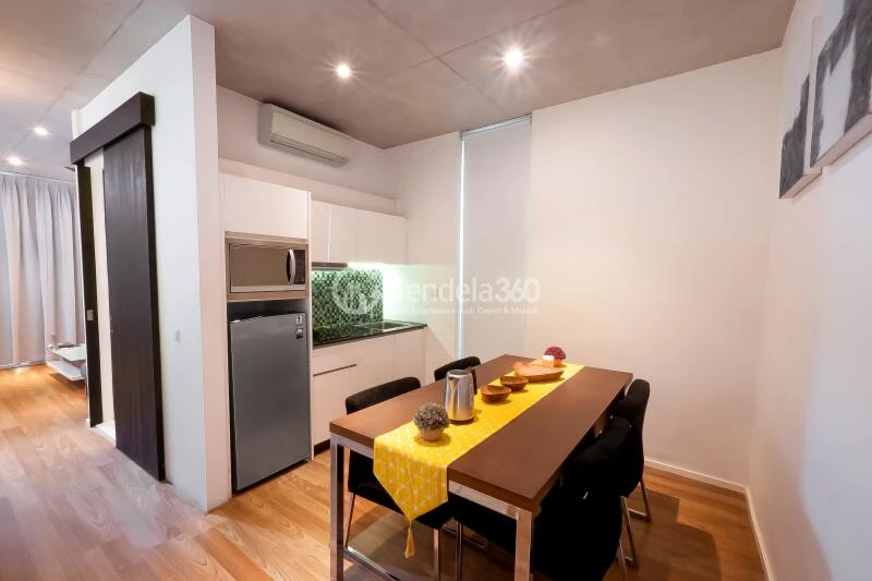Dining Room 1BR Apartment with Golf View at Ecoloft Jababeka Apartment