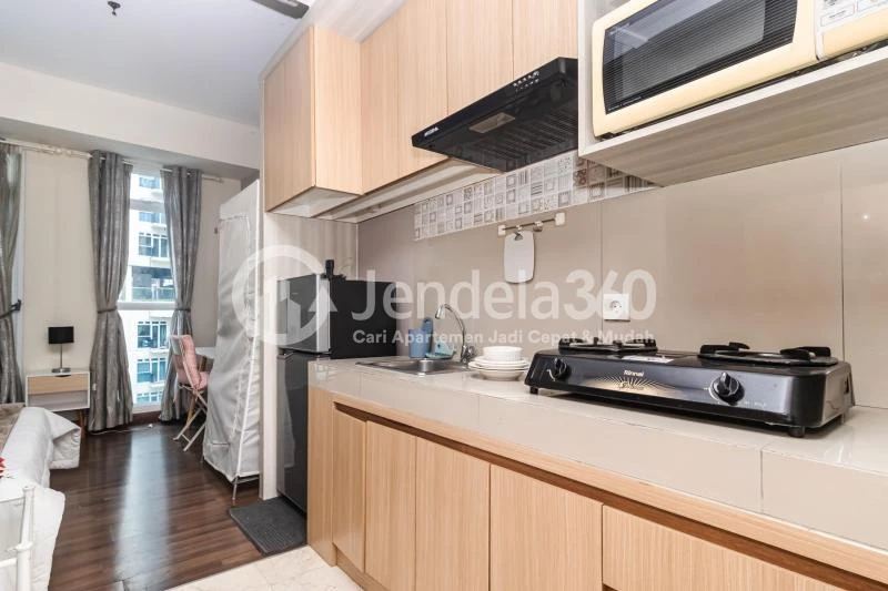 Kitchen Studio Apartment with Kolam View at Puri Orchard Apartment