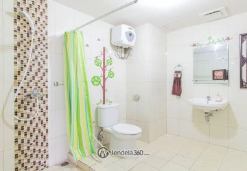 Bathroom 1BR Callia Apartment at High Floor