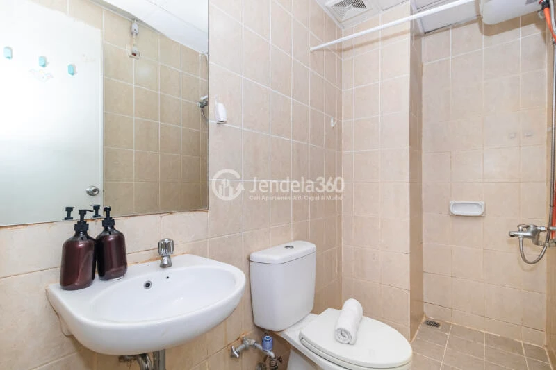 Bathroom 2BR Mediterania Garden Residence 2 Apartment at Middle Floor