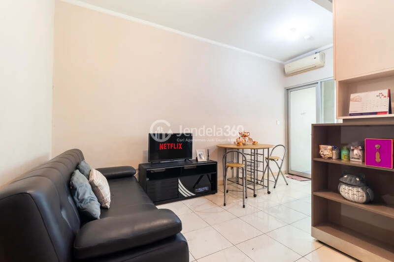 Living Room Low Floor 2BR Apartment with Swimming Pool View at Mediterania Boulevard Kemayoran