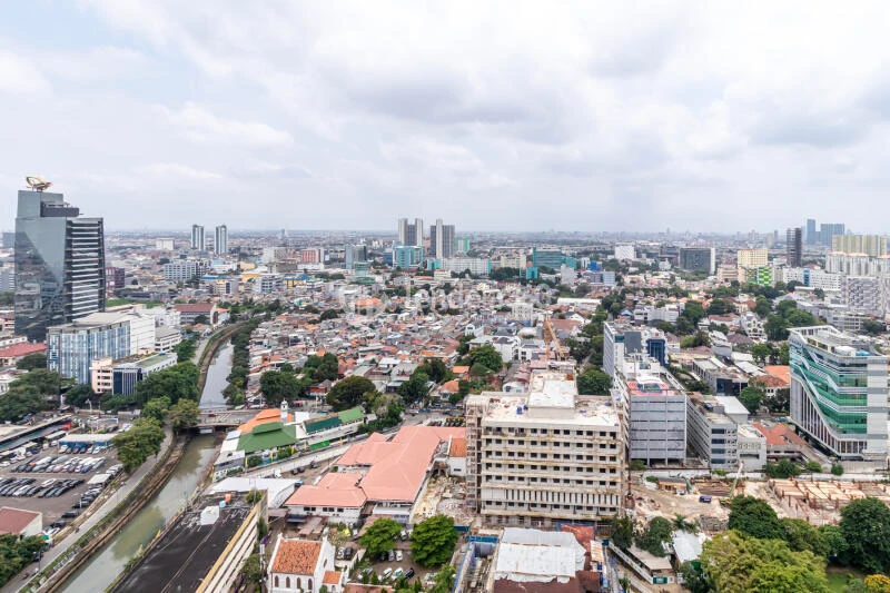 Balcony Menteng Park Studio View Selatan