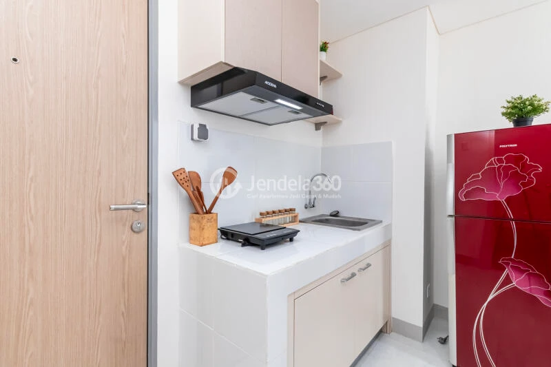 Kitchen 1BR Akasa Pure Living Apartment at Tower Kamaya
