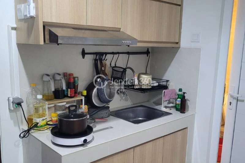 Kitchen Tidy 2BR Apartment at Springwood Residence High Floor