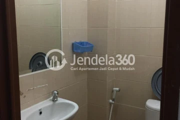 Bathroom Lovely Studio Apartment High Floor with City View at Dave Apartment