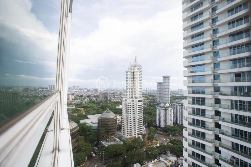 Balcony Strategic Location 1BR Apartment High Floor with City View at U Residence Karawaci