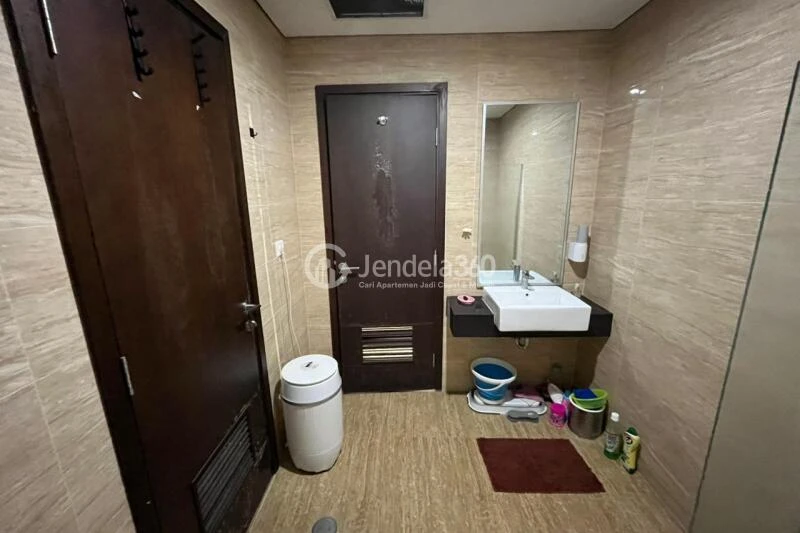 Bathroom 2BR AKR Gallery West Residence Apartment at Tower Residence