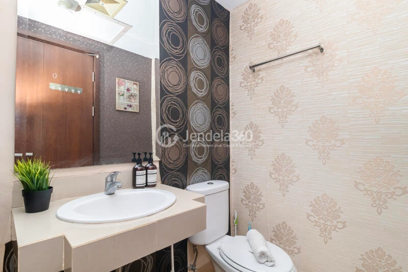 Bathroom 1BR Apartment with  View at U Residence Karawaci