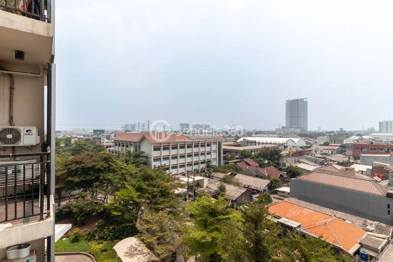 Balcony Low Floor 1BR Apartment with city View at Puri Orchard Apartment
