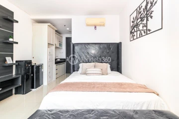 Bedroom High Floor Studio Apartment with City View at GP Plaza Apartment
