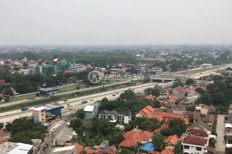 Balcony Studio Apartment with  View at Dave Apartment
