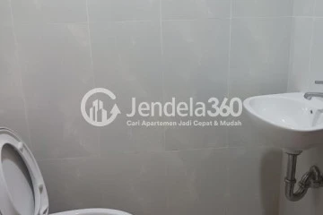 Bathroom Studio Apartment with City View at Evenciio Apartment