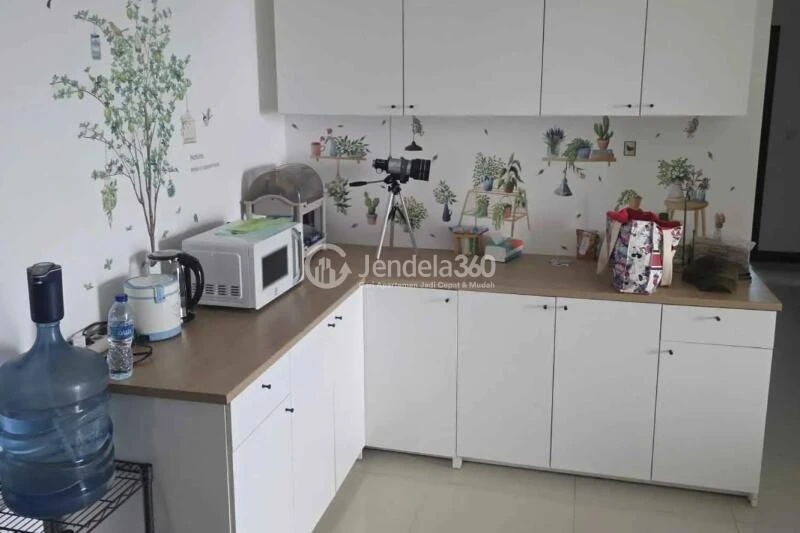 Kitchen Spacious 3BR Apartment at AKR Gallery West Residence High Floor