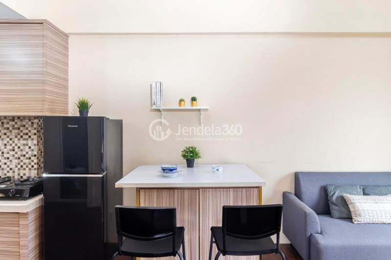 Dining Room Middle Floor 2BR Apartment with City View at Puri Park View Apartment