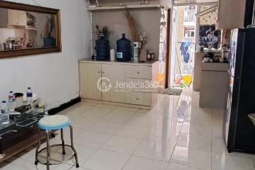 Living Room 2BR Apartment with City View at Casablanca East Residence
