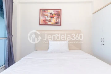 Bedroom High Floor Studio Apartment with  View at Tifolia Apartment